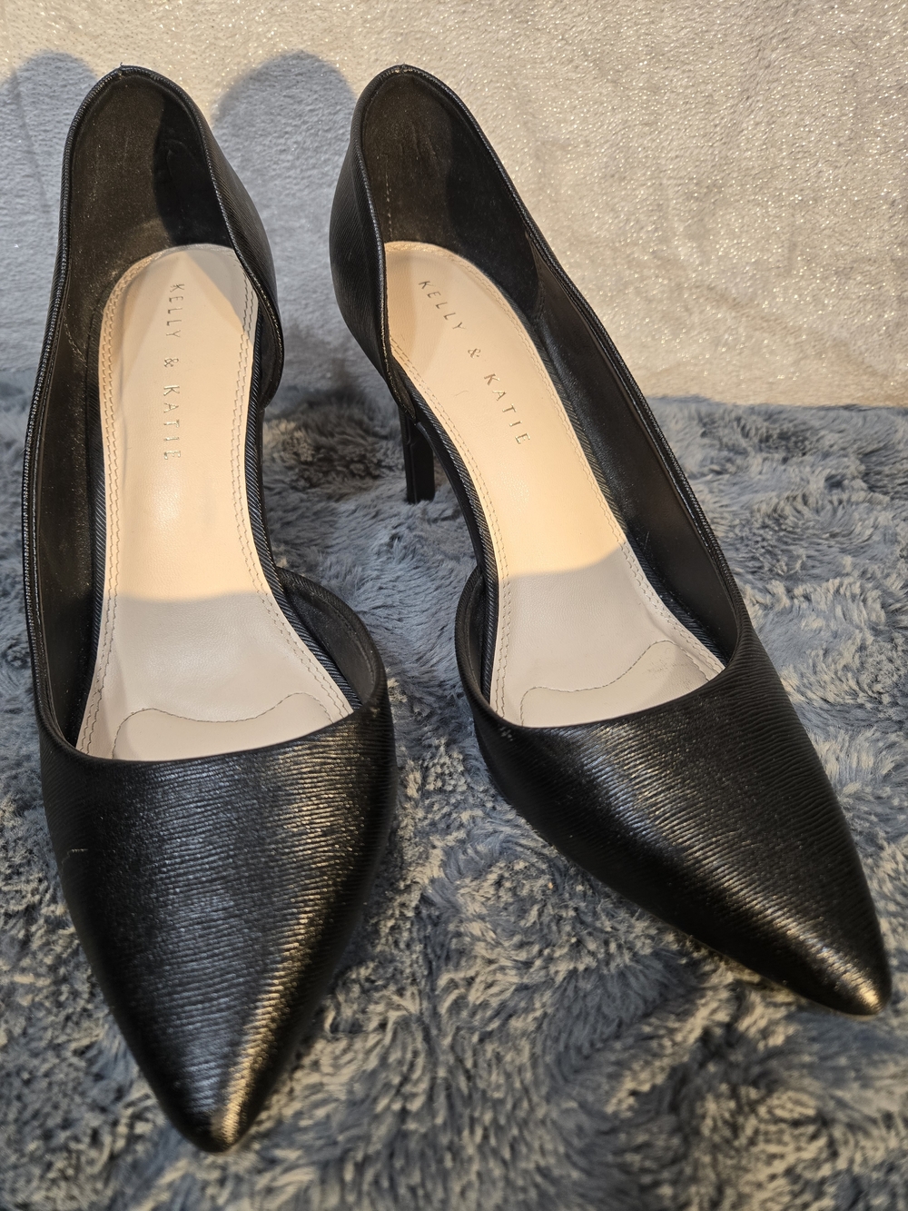 Kelly & Katie Black Pointed Toe Textured Pumps